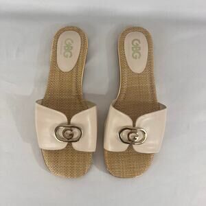 GBG Women's Sandals Size 9M Gold Hardwear Slip-On NEW